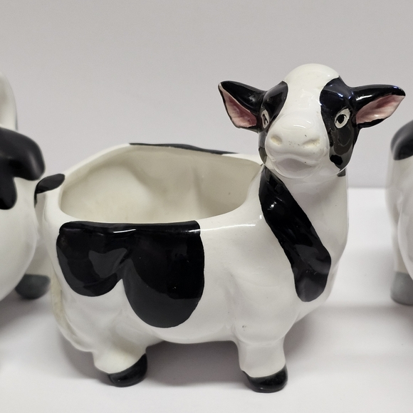 Ceramic Black And White Cow | Sugar Packet Holder And 2 Creamer Set - Picture 9 of 14